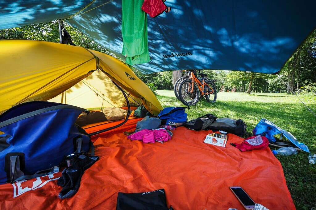An idyllic campsite at the Sunagarekawa Auto-campground in Hidaka, Hokkaido,_14977983328_l