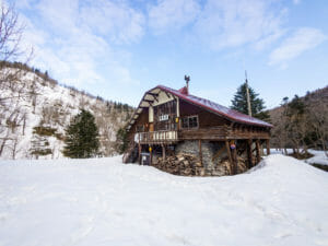 Shokanso Hut (Shokanbetsu-dake, Hokkaido, Japan)