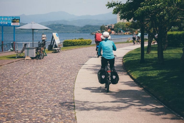 Cycling around Lake Toya (Hokkaido, Japan)