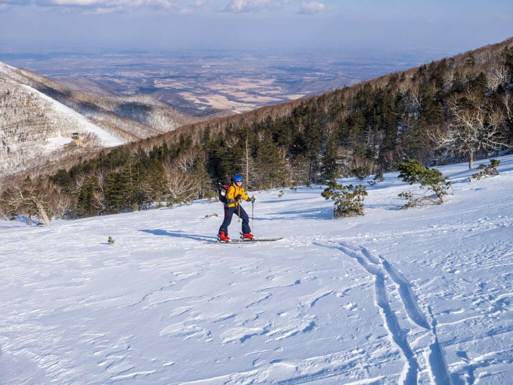 Nissho Peak Ski Touring (Nissho Pass, Hokkaido, Japan)