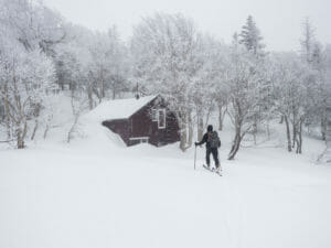 Aizanso Hut (Shiretoko Pass, Hokkaido, Japan)