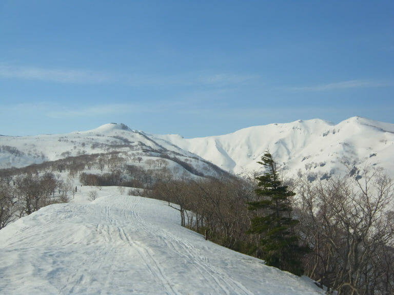Shokanbetsu-dake Spring Ski Touring (Hokkaido, Japan)
